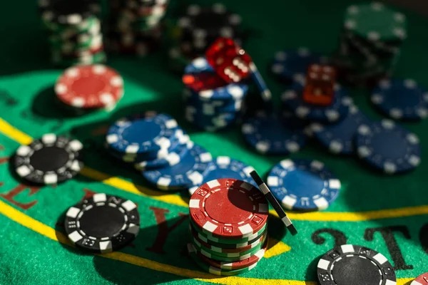 Live blackjack dealer Blackjack dealer in live studio